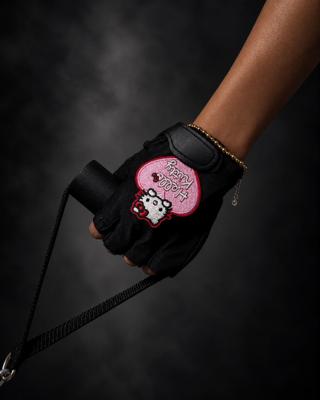 Lifting gloves for women with a cute cat design